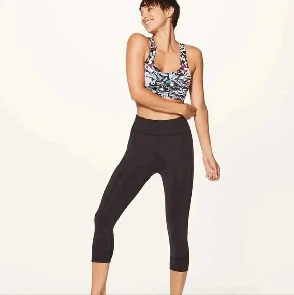 Lululemon In Movement Crop *Everlux 19"Black (First Release) - Picture 1 of 15